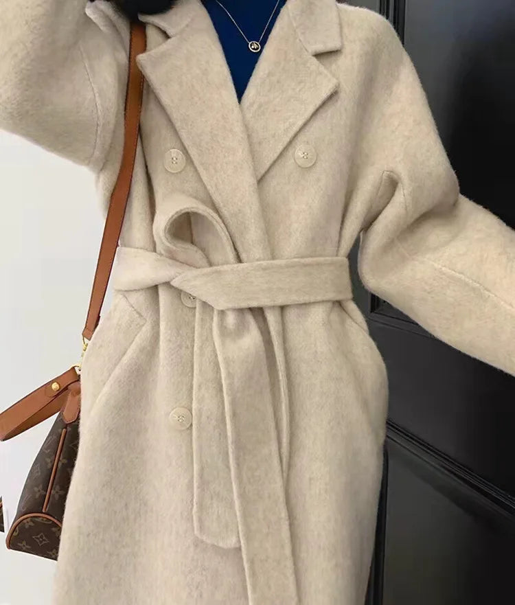Dubbelsidig Ulltrenchcoat för Kvinnor – RÆNANCE | Tidlös och Elegant Design 2