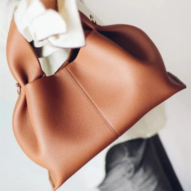 Elegant Crossbody Väska för Kvinnor – RÆNANCE, Höst/Vinter 2025, Minimalistisk Design och Hållbart Material 4