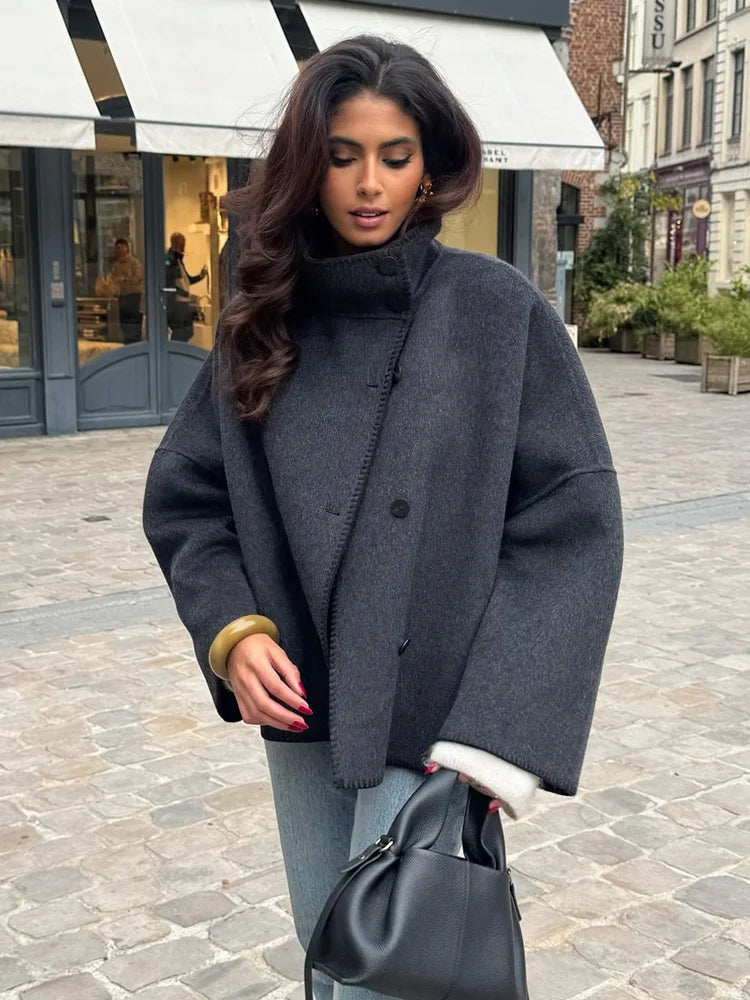 RÆNANCE – Elegant Kappa i Slim Fit för Kvinna – Tidlös Scandinavian Design 0