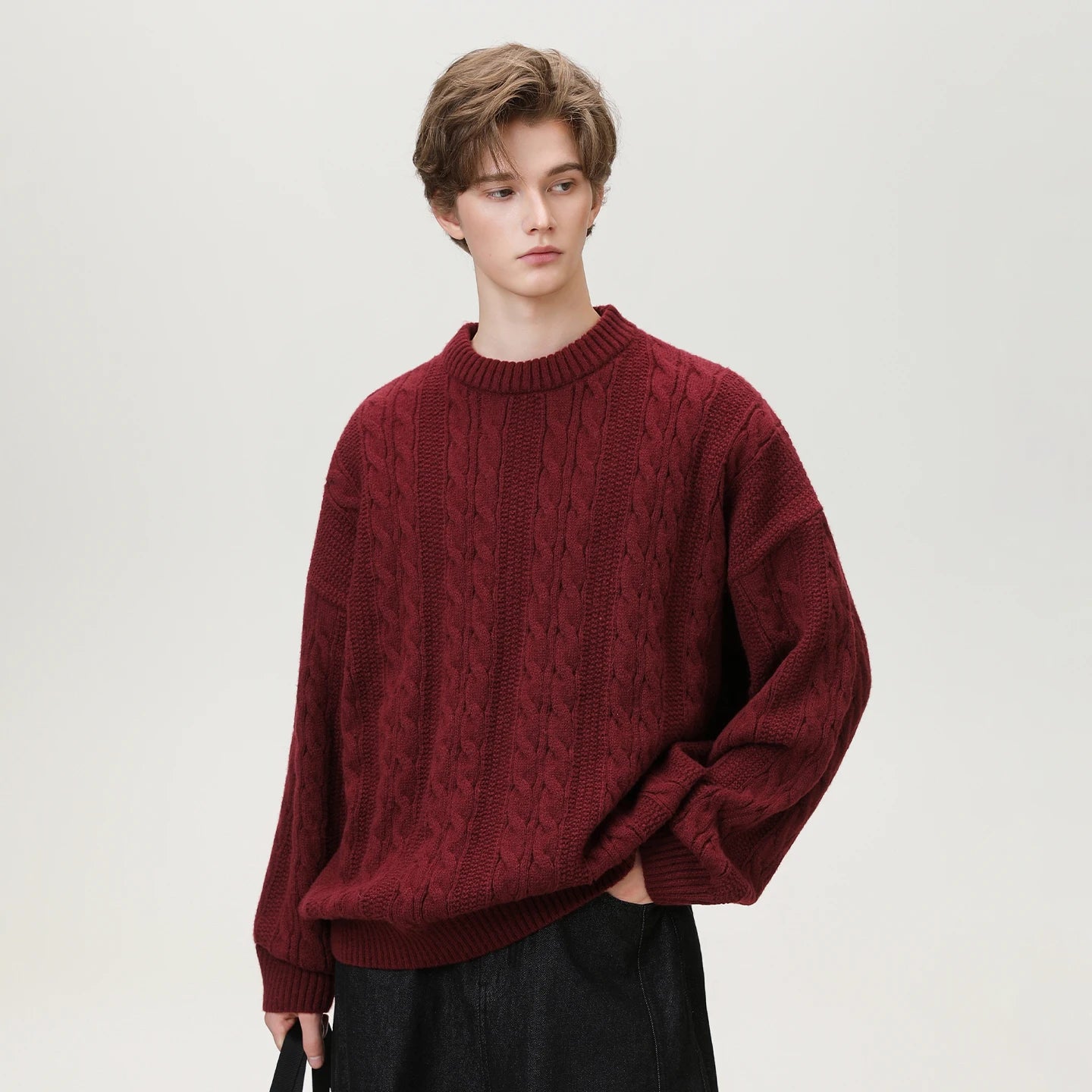 RÆNANCE – Tidlös Enfärgad Tröja för Män i Hållbart Material – Höstkollektion 2025 2