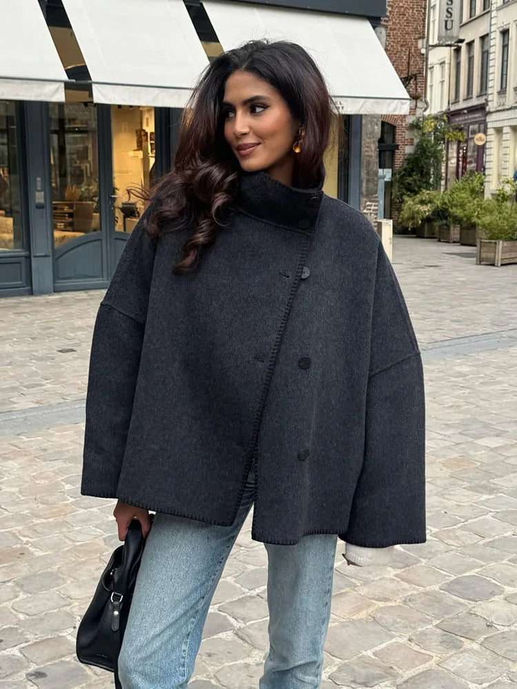 RÆNANCE – Elegant Kappa i Slim Fit för Kvinna – Tidlös Scandinavian Design 5