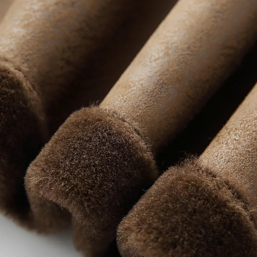 RÆNANCE – Tidlös Ullpälsrock för Män – Hållbar Kvalitet och Minimalistisk Design 3